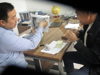 马来西亚籍华裔来厂参观并订购高频钎焊机